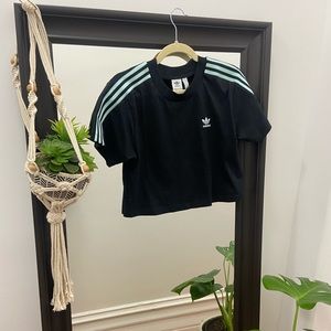 Cropped Adidas tee